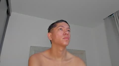 Juliiiiian online show from April 21, 11:27 am