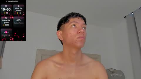 Juliiiiian online show from April 24, 11:23 am