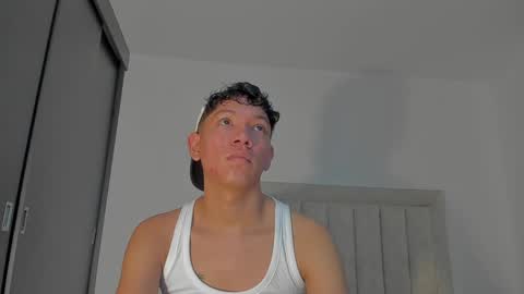Juliiiiian online show from May 28, 11:40 am