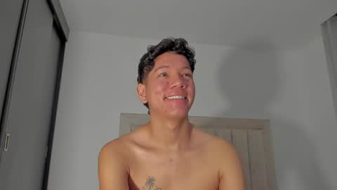 Juliiiiian online show from June 6, 11:04 am