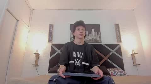 Snapshot of iammariano chatting on November 4, 4:11 am Mariano online show from November 4, 4:11 am