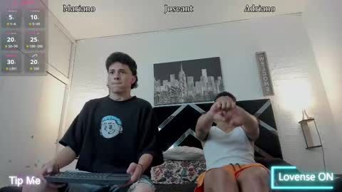 Snapshot of iammariano chatting on November 18, 5:12 am Mariano online show from November 18, 5:12 am