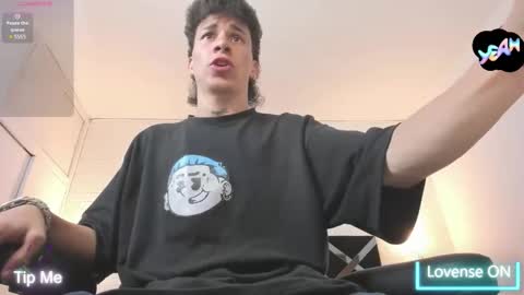 Snapshot of iammariano chatting on November 27, 3:19 am Mariano online show from November 27, 3:19 am