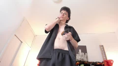 Snapshot of iammariano chatting on November 30, 5:11 am Mariano online show from November 30, 5:11 am