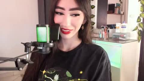 Mel  online show from November 5, 5:07 am