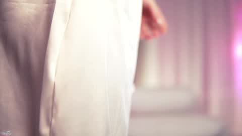 Nina  online show from December 1, 6:52 pm