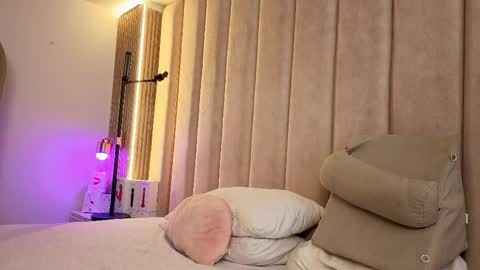 Nyxy online show from April 22, 1:01 pm