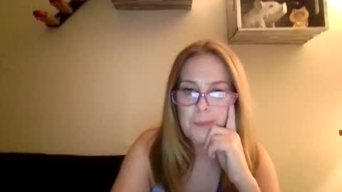 iampoppyy online show from November 3, 3:19 am
