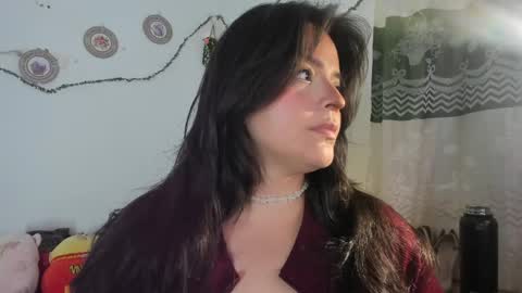 Snapshot of iamrouusie chatting on May 10, 3:44 am Rosie online show from May 10, 3:44 am