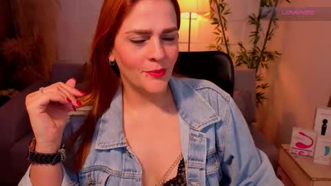 iamxamira online show from December 16, 12:21 pm