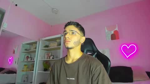 IAN CASTILLO online show from February 24, 11:10 am