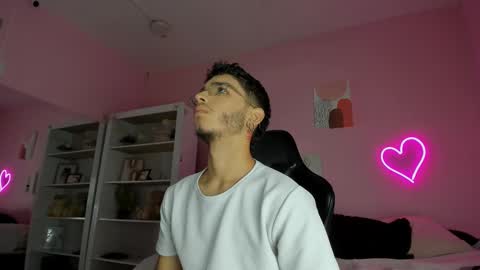 IAN CASTILLO online show from March 4, 11:08 am