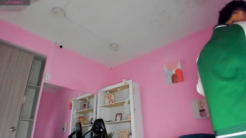 IAN CASTILLO online show from December 17, 11:16 am