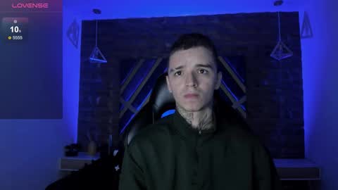 IAN CASTILLO online show from March 17, 11:13 am