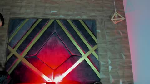 IAN CASTILLO online show from April 21, 11:16 am