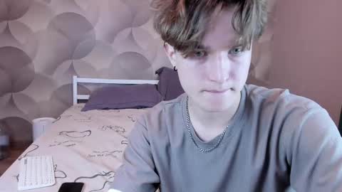 Ian Flor online show from April 5, 4:04 pm