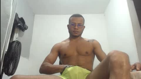 Snapshot of ian_tuner chatting on September 30, 12:15 am ian_tuner online show from September 30, 12:15 am