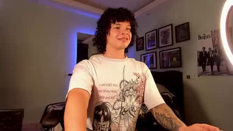 Snapshot of ian_versace chatting on June 30, 4:08 pm Andres online show from June 30, 4:08 pm