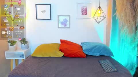 ian  online show from September 28, 3:01 am