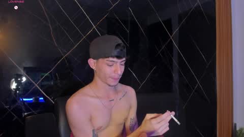 Snapshot of ianlark chatting on June 3, 4:04 am Ian Lark online show from June 3, 4:04 am