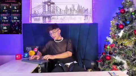 Andrew online show from December 13, 8:51 am