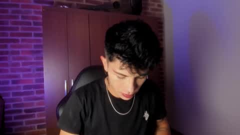 Andrew online show from November 24, 7:57 pm