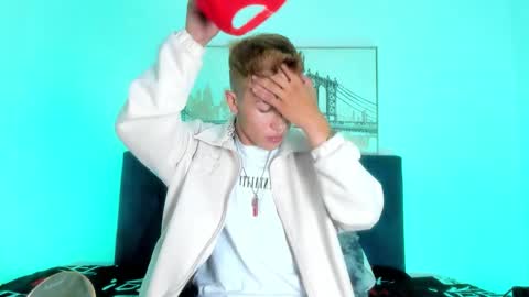 Snapshot of ianwayne_ chatting on January 18, 4:05 am Andrew online show from January 18, 4:05 am