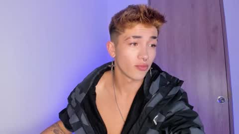 Snapshot of ianwayne_ chatting on February 12, 3:45 am Andrew online show from February 12, 3:45 am