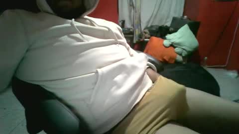 Snapshot of ibs666 chatting on December 11, 12:33 am ibs666 online show from December 11, 12:33 am