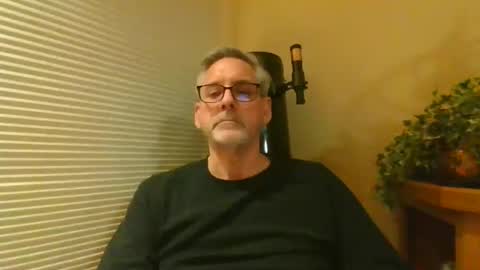 Snapshot of icanhelpu43 chatting on February 2, 1:23 am icanhelpu43 online show from February 2, 1:23 am