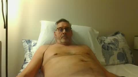 Snapshot of icanhelpu43 chatting on February 10, 5:25 am icanhelpu43 online show from February 10, 5:25 am