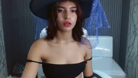 Snapshot of ice_199 chatting on October 31, 9:05 pm ice_199 online show from October 31, 9:05 pm