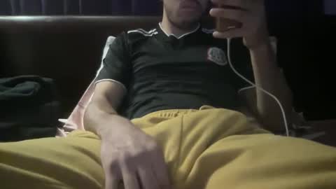 Snapshot of ice_jr chatting on December 28, 1:50 am Ice Jr online show from December 28, 1:50 am