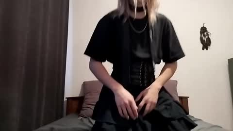 Jade online show from November 3, 1:12 pm