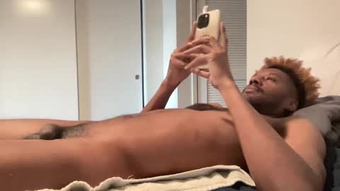 Snapshot of icecream_bbc chatting on December 11, 8:50 pm Icecream BBC online show from December 11, 8:50 pm