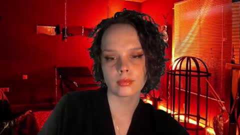 Snapshot of icecreamamy chatting on December 5, 2:20 am Nina online show from December 5, 2:20 am