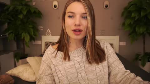 Snapshot of icedanielles chatting on December 26, 6:22 pm Danielle online show from December 26, 6:22 pm