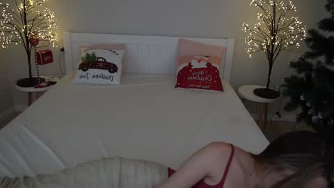 Snapshot of icedanielles chatting on December 29, 5:33 pm Danielle online show from December 29, 5:33 pm