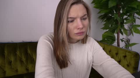 Snapshot of icedanielles chatting on January 13, 2:21 pm Danielle online show from January 13, 2:21 pm