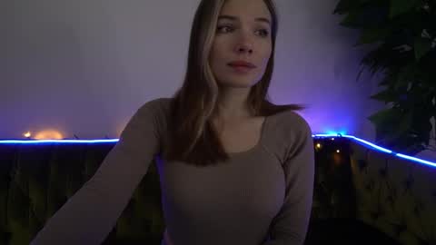 Snapshot of icedanielles chatting on February 10, 9:25 am Danielle online show from February 10, 9:25 am