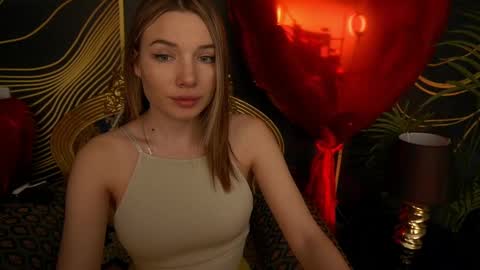 Snapshot of icedanielles chatting on February 25, 2:33 pm Danielle online show from February 25, 2:33 pm