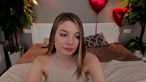 Snapshot of icedanielles chatting on March 9, 6:43 pm Danielle online show from March 9, 6:43 pm