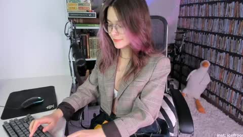 Julia online show from January 21, 11:24 pm