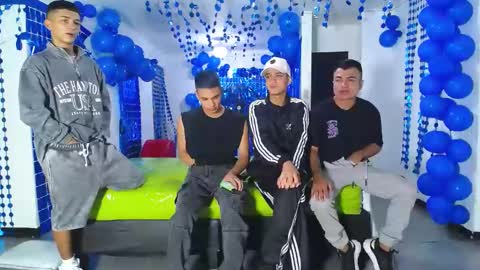 Snapshot of icevermilk chatting on December 26, 6:12 pm THOMAS AND DAMIAND online show from December 26, 6:12 pm