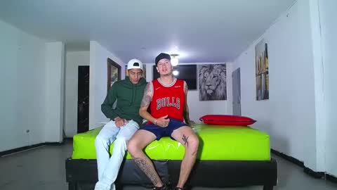 Snapshot of icevermilk chatting on September 27, 1:16 pm THOMAS AND DAMIAND online show from September 27, 1:16 pm