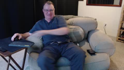 Snapshot of icihristopher chatting on December 8, 11:51 pm Christopher online show from December 8, 11:51 pm