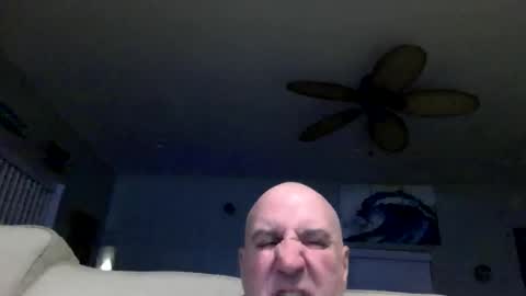 icumming online show from December 17, 2:06 am