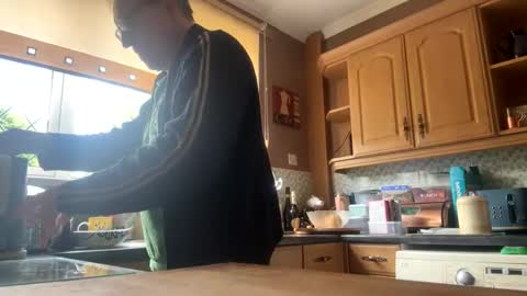 icums4u online show from April 16, 2:51 pm