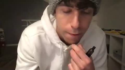 icyninesix online show from December 17, 7:15 pm