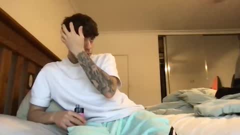 icyninesix online show from February 21, 4:40 am